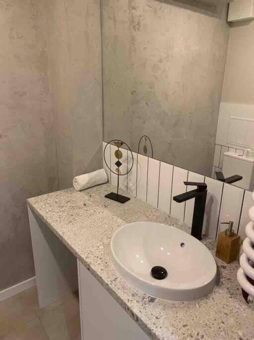 Apartment Uroczy Z Ogrodkiem *